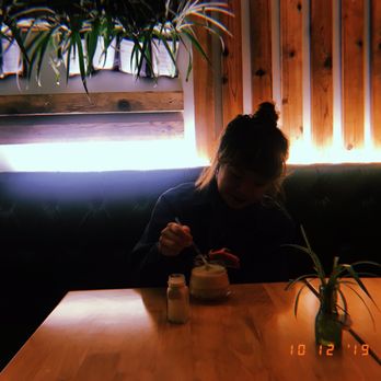 Juisy Fruit + Tea - Juice bar, cbd, dragon fruit, selfie - Juice Bars & Smoothies Near Me - Chicago, Illinois
