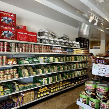 Peachy's Market & Grill - Great selection of groceries - International Grocery Near Me - Encinitas, California