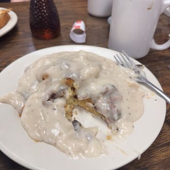 Farmhouse Café - Biscuits and gravy - Cafes Near Me - Shamrock, Texas Farmhouse Café - Biscuits and gravy - Cafes Near Me - Shamrock, Texas