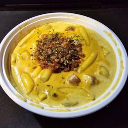Rose and Creamy Curry Tteokbokki
