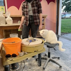 Phi Pottery - Rabbit the cat sometimes joins class