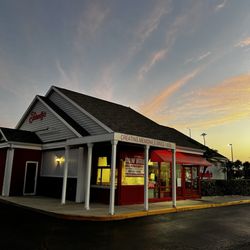 Friendly's - Friendly's Restaurant in the Sunset