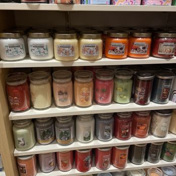 Yankee Candle - Lots of colors and aromas - Candle Stores Near Me - Perrysburg, Ohio Yankee Candle - Lots of colors and aromas - Candle Stores Near Me - Perrysburg, Ohio