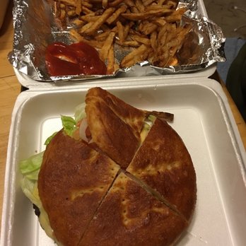 Belleria Pizza - Niles - Bella burger with fries - Pizza Near Me - Niles, Ohio