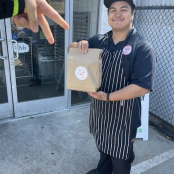 Mack Shack - Had the pleaser of meeting Mr Jason one of the chefs @ Mack's shack along with his partner Rob - Burgers Near Me - Canoga Park, California