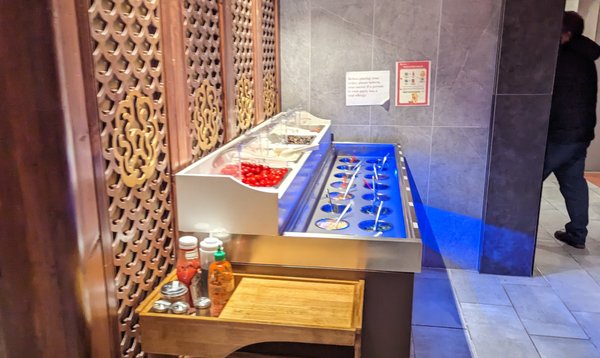 Da Long Yi Hot Pot by null