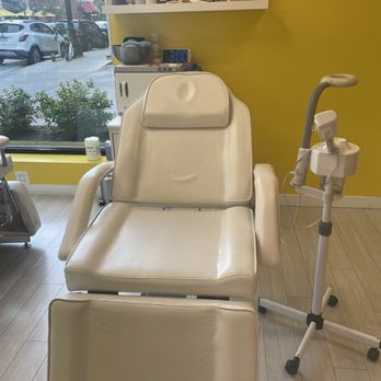 Clean Your Dirty Face - Lincoln Park - Skin Care Near Me - Chicago, Illinois