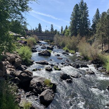 Riverhouse Lodge - Deschutes River view from walking bridge - Hotels Near Me - Bend, Oregon Riverhouse Lodge - Deschutes River view from walking bridge - Hotels Near Me - Bend, Oregon