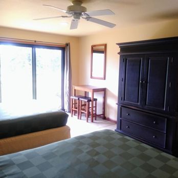 Par 5 Resort - Par 4 Resort, Mishicot WI.  Villa second bedroom. - Resorts Near Me - Mishicot, Wisconsin