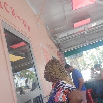 The Win-Dow Long Beach - Picking up - Burgers Near Me - Long Beach, California The Win-Dow Long Beach - Picking up - Burgers Near Me - Long Beach, California