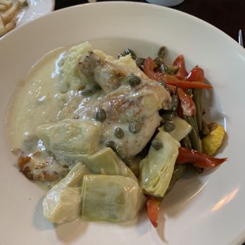 The Rendezvous Grill - Chicken piccata - New American Near Me - Welches, Oregon