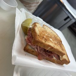Goldy’s Deli & Market - Ruben sandwich