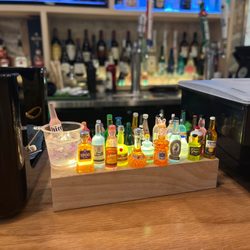 Tokyo House - Cute little bar decorations