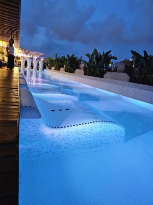 Monument Hotel by null