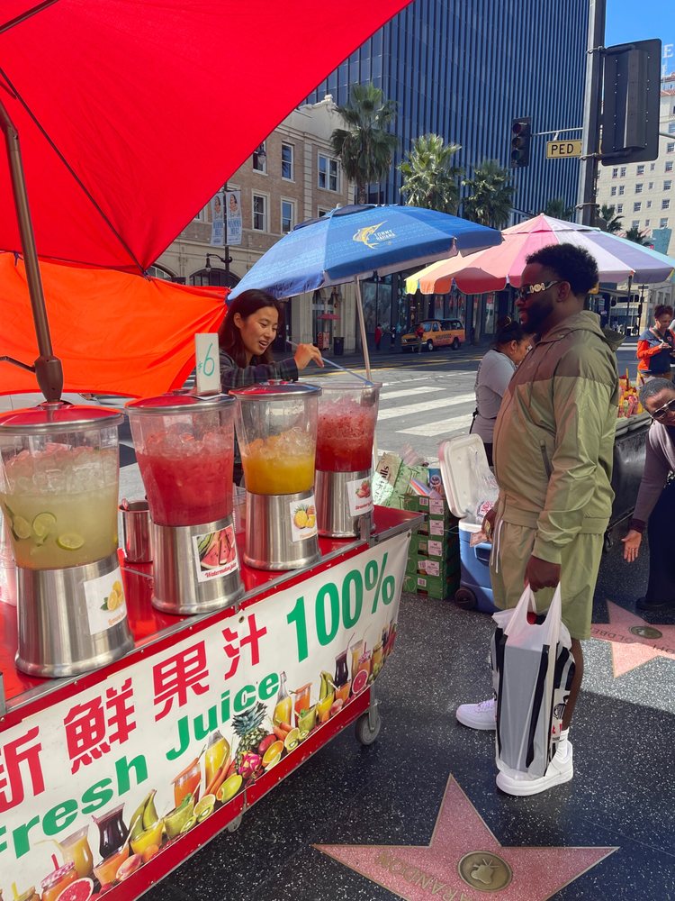 PAPAS FRESH JUICES 6801 Hollywood Blvd, Los Angeles, California