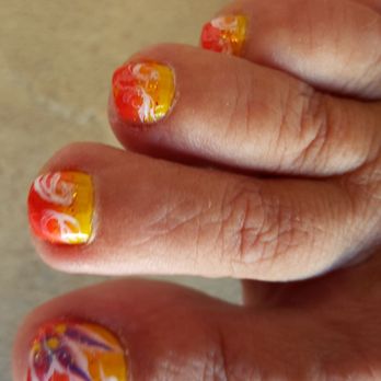 8 Pretty Nails and Spa - Nail Salons Near Me - Surprise, Arizona