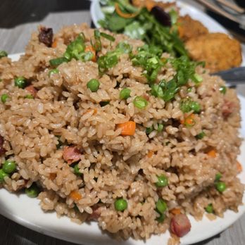 Side Street Inn - Side Style Famous Fried Rice - Sports Bars Near Me - Honolulu, Hawaii