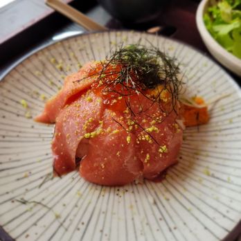 Iki Modern Japanese Cuisine - Toro and sea urchin chirashi topped with caviar and seaweed - Japanese Near Me - Flushing, New York Iki Modern Japanese Cuisine - Toro and sea urchin chirashi topped with caviar and seaweed - Japanese Near Me - Flushing, New York