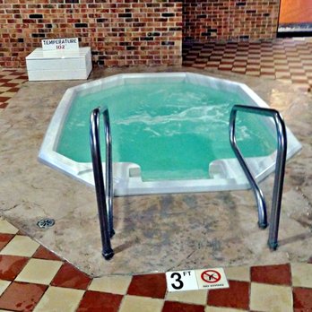 Manistee Hotel - Hotels Near Me - Manistee, Michigan