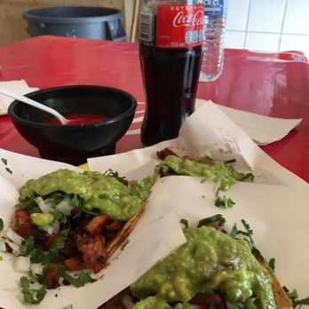 Tacos el Norteño - Tacos de al pastor con refresco/soda - Tacos Near Me - Rosarito, BCN Tacos el Norteño - Tacos de al pastor con refresco/soda - Tacos Near Me - Rosarito, BCN