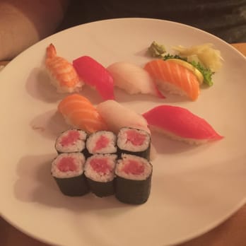 Ariyoshi - Sushi regular with tuna roll 11/10/2015 - Japanese Near Me - Sunnyside, New York Ariyoshi - Sushi regular with tuna roll 11/10/2015 - Japanese Near Me - Sunnyside, New York