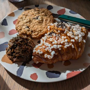 Kasama - @endoedibles on Instagram 03/21/25 Oatmeal Cream Pie, Coconut Black Sesame Macaroon, Truffle Croissant - Filipino Near Me - Chicago, Illinois Kasama - @endoedibles on Instagram 03/21/25 Oatmeal Cream Pie, Coconut Black Sesame Macaroon, Truffle Croissant - Filipino Near Me - Chicago, Illinois