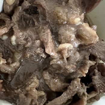 Pamilya - Beef Steak Tagalog 4 beef slices, tender, slightly chewy, off-white sour sauce - Filipino Near Me - Redwood City, California