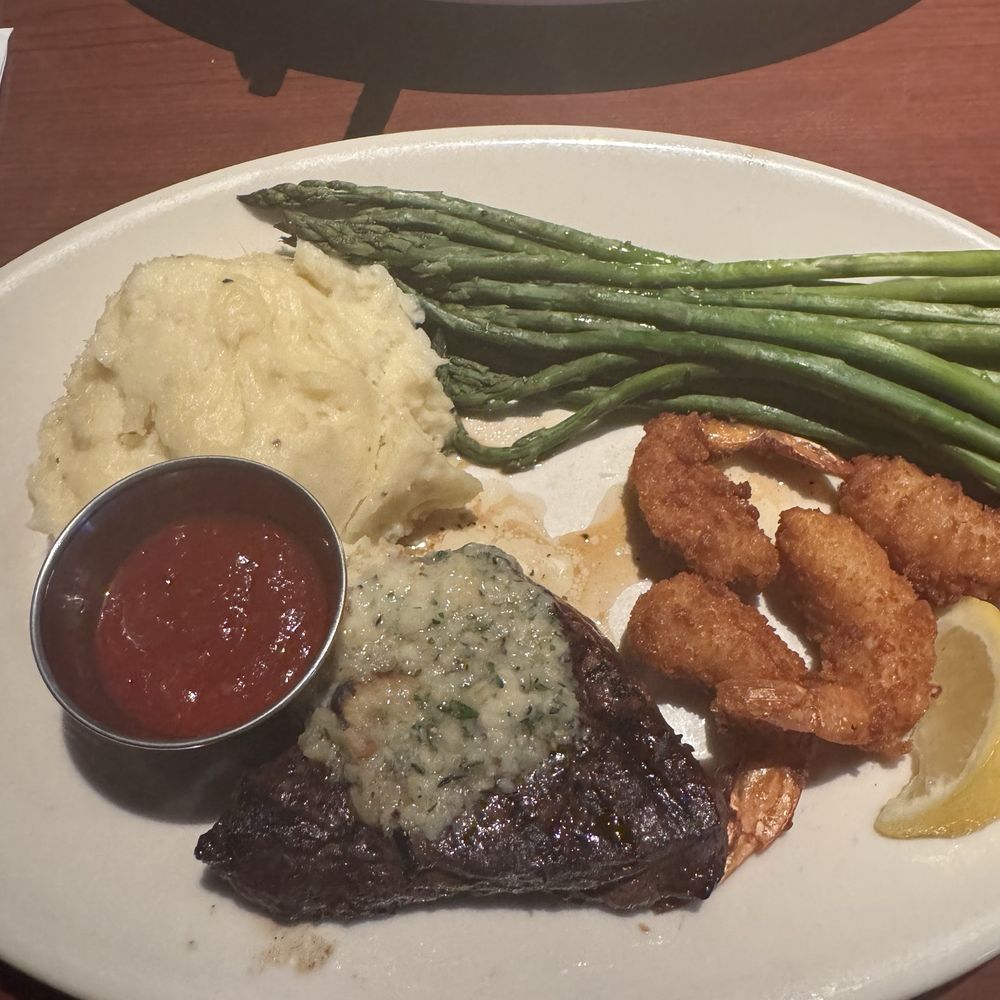 Black Angus Steakhouse - Top Sirloin 6 oz. ‍‍‍ - Steakhouses Near Me - Puyallup, Washington