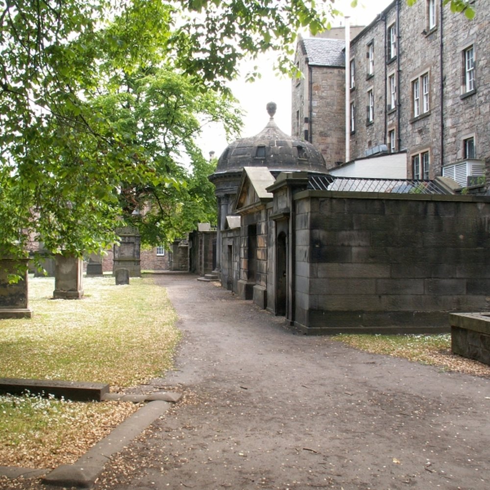 Greyfriars Bobby - Landmarks & Historical Buildings Near Me - Edinburgh, EDH