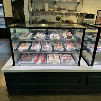 Paris Baguette - YummyTreis - Bakeries Near Me - Cincinnati, Ohio