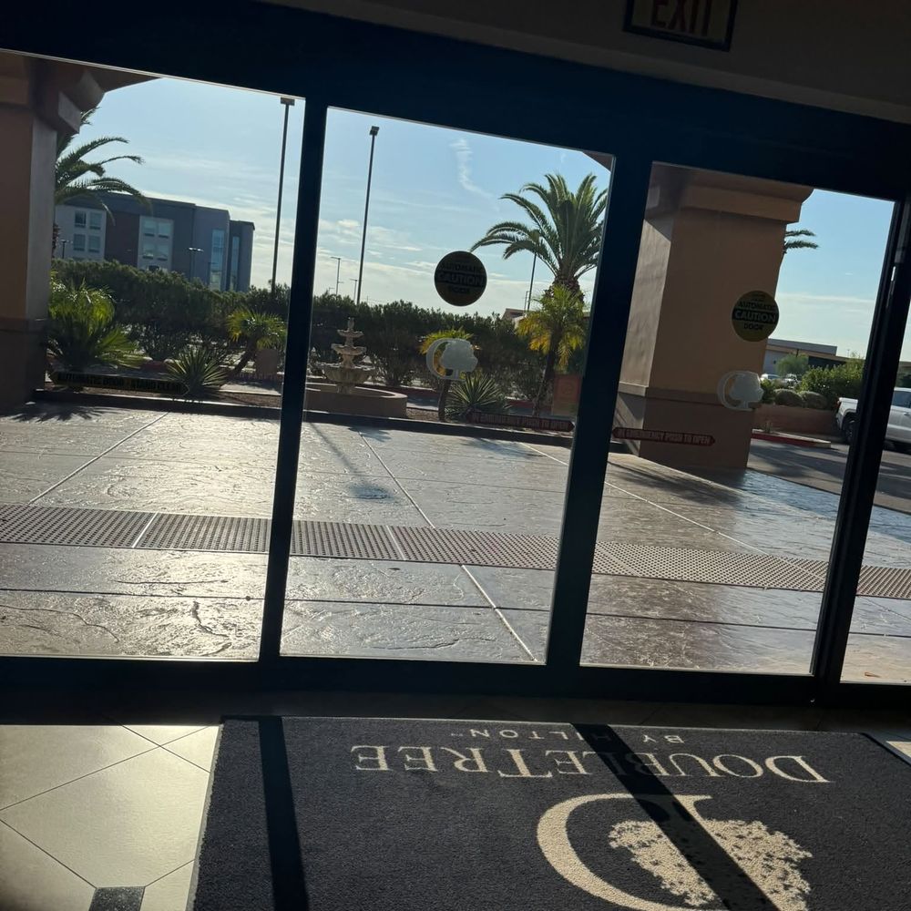 DoubleTree by Hilton Hotel Phoenix - Gilbert - The entrance to Doubletree in Gilbert, AZ. - Hotels Near Me - Gilbert, Arizona DoubleTree by Hilton Hotel Phoenix - Gilbert - The entrance to Doubletree in Gilbert, AZ. - Hotels Near Me - Gilbert, Arizona