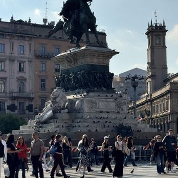 Piazza del Duomo - Public Plazas Near Me - Milan, Michigan
