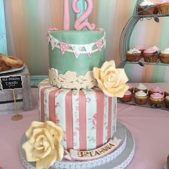 Royalty Cakes - Royalty Cakes - Nailed it! This cake was absolutely beautiful and beyond what I had imagined ... It was also delish! - Bakeries Near Me - Chino, California Royalty Cakes - Royalty Cakes - Nailed it! This cake was absolutely beautiful and beyond what I had imagined ... It was also delish! - Bakeries Near Me - Chino, California