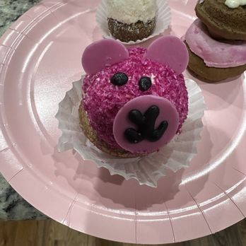 Three Dog Bakery - Rice Village - Pet Stores Near Me - Houston, Texas Three Dog Bakery - Rice Village - Pet Stores Near Me - Houston, Texas