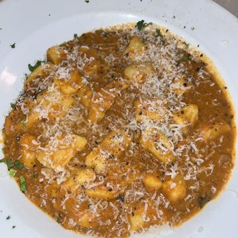 Della Santina's - Gnocchi Della Nonna - Italian Near Me - Sonoma, California
