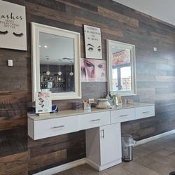 M Nail Bar - Brow and lash bar