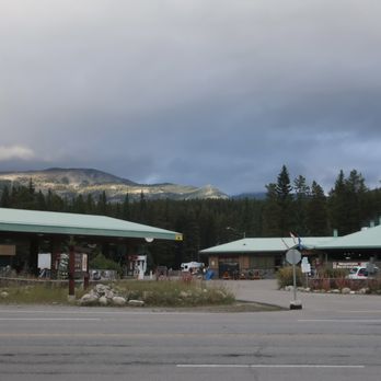 Mountain Restaurant - Located alongside a Shell gas station, albeit a quite scenic one. - Canadian (New) Near Me - Lake Louise, Alberta Mountain Restaurant - Located alongside a Shell gas station, albeit a quite scenic one. - Canadian (New) Near Me - Lake Louise, Alberta