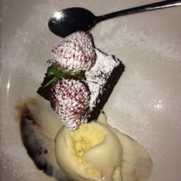 Chocolate Brownie with vanilla ice cream... Nice but SMALL Chocolate Brownie with vanilla ice cream... Nice but SMALL
