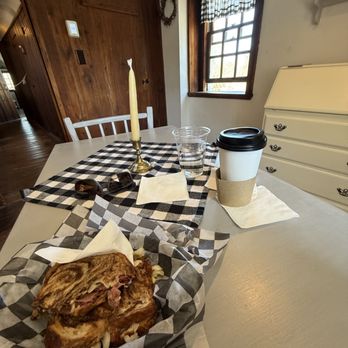 Mobjack Coffee Roasters and Petite Cafe - Coffee Roasteries Near Me - Yorktown, Virginia