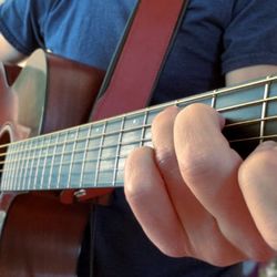 Maxime Tanti Guitar Lessons - Fingerpicking close-up