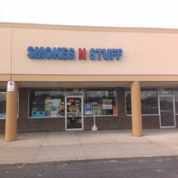 Smokes N Stuff - outside