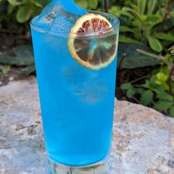 Current Space Garden Bar - Long Day
Espolon tequila, Tito's vodka, Bombay gin, blue curaçao, lemon, ginger beer