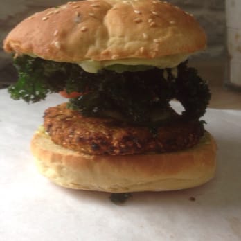 Aleja 40 - Wegeburger z kaszą jaglaną - Burgers Near Me - Gdynia, PM