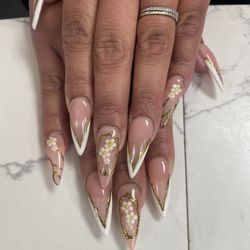 Queen & King Nail Salon