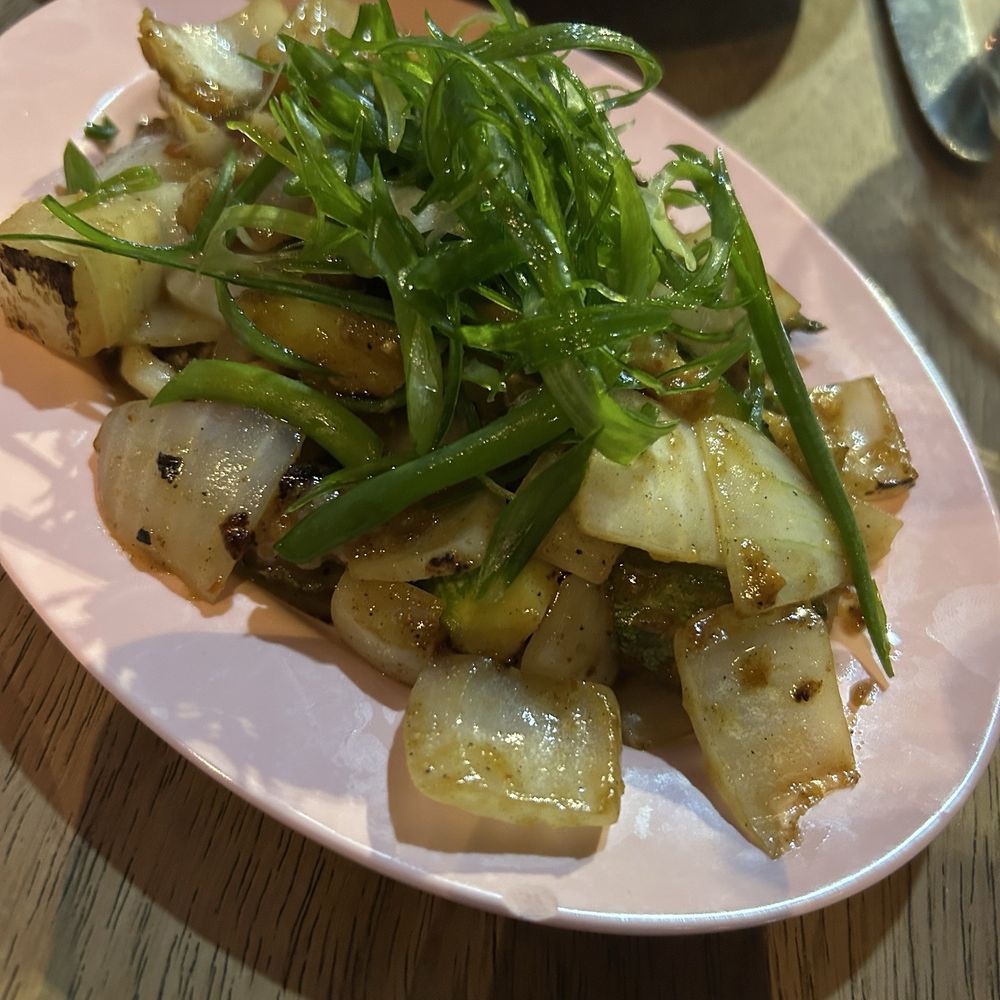 Smoking Goat - Subpar somewhere under the onions there is squid. - Thai Near Me - London, XGL Smoking Goat - Subpar somewhere under the onions there is squid. - Thai Near Me - London, XGL