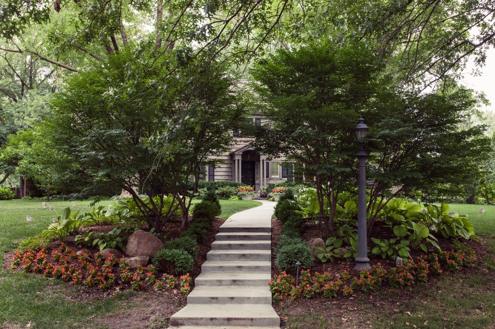 KINGHORN GARDENS Updated August 2024 1005 S 76th St, Omaha