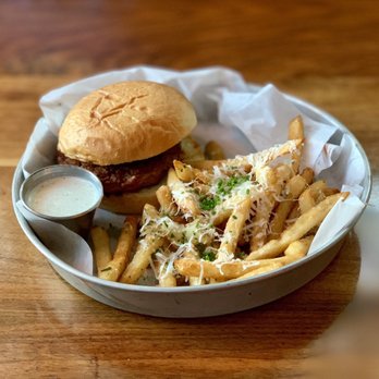 Big Grove Brewpub - Solon - Beyond Burger and Parm Fries - New American Near Me - Solon, Iowa