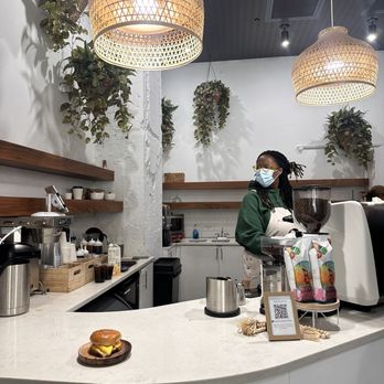 Happy Monday Coffee - Loop - Barista - Coffee & Tea Near Me - Chicago, Illinois
