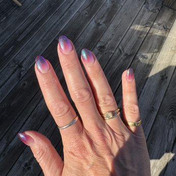Sunday Nails Spa - Ombré chrome manicure - Nail Salons Near Me - Chicago, Illinois