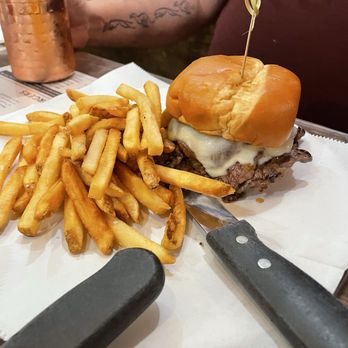 Copper Penny - Old fashion steak sandwich - American Near Me - Wilmington, North Carolina